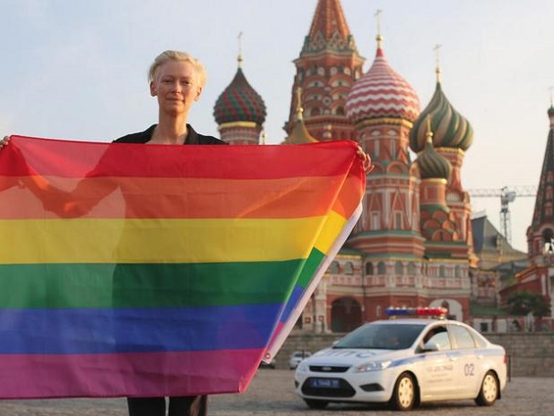 Tilda-swinton-moscow-rainbow-flag-best